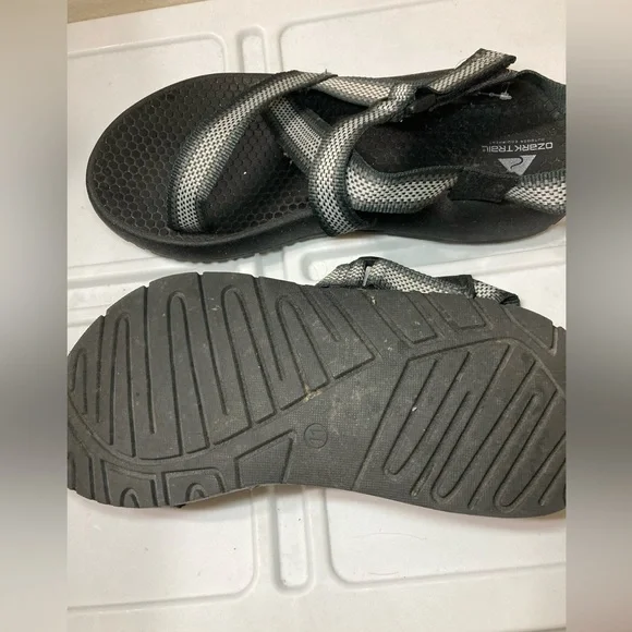 Ozark Trail Black and Gray Mens Sandals - Picture 4 of 5